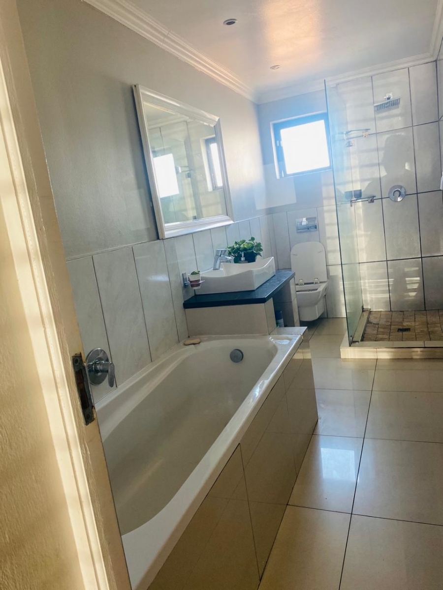 2 Bedroom Property for Sale in Richmond Hill Eastern Cape